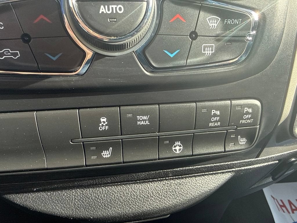 2017 RAM 1500 Big Horn Crew Cab 4x4 6'4" Box