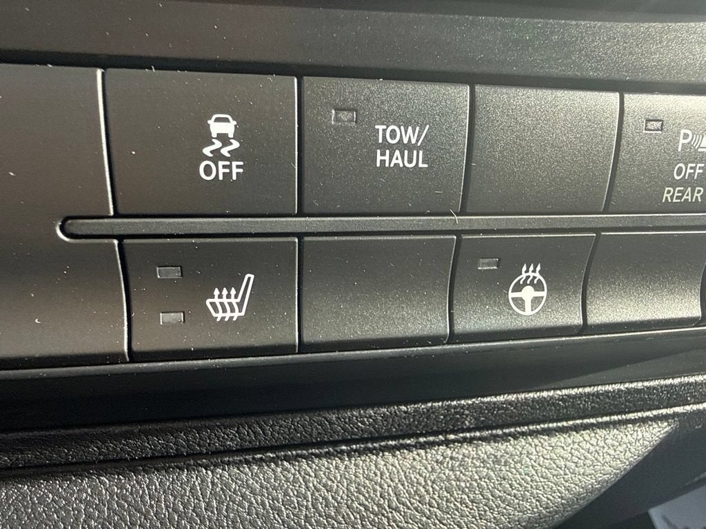 2017 RAM 1500 Big Horn Crew Cab 4x4 6'4" Box