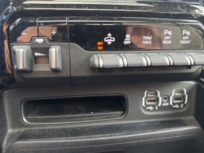 2020 RAM 1500 Limited Crew Cab 4x4 5'7" Box