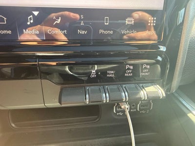 2023 RAM 1500 Laramie Crew Cab 4x4 5'7" Box