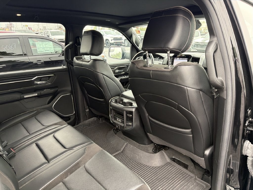 2023 RAM 1500 Laramie Crew Cab 4x4 5'7" Box