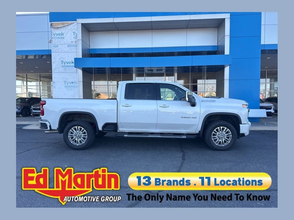 2023 Chevrolet Silverado HD High Country 4WD Crew Cab Standard Box's photo