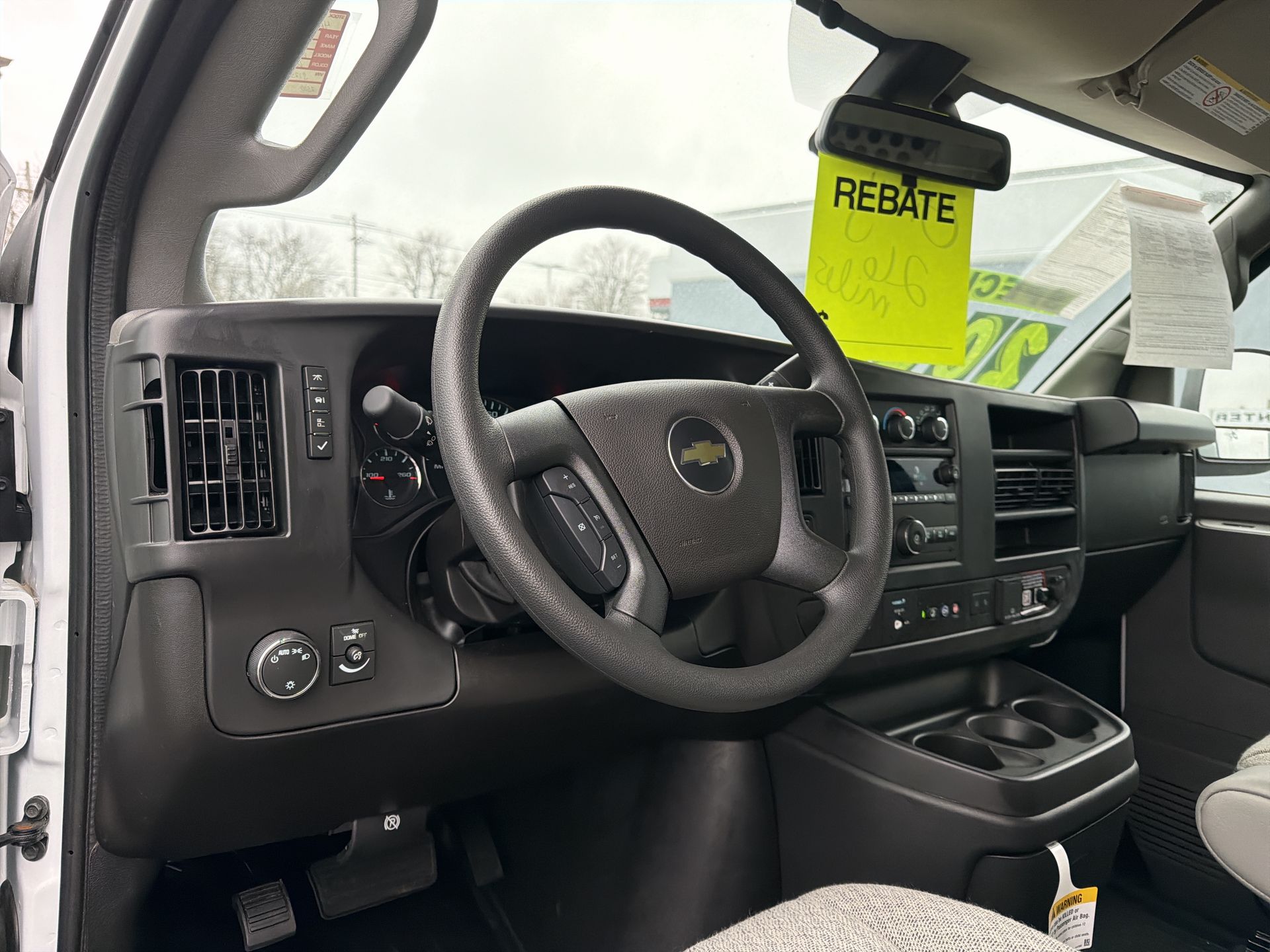 2025 Chevrolet Express Cargo 2500 WT