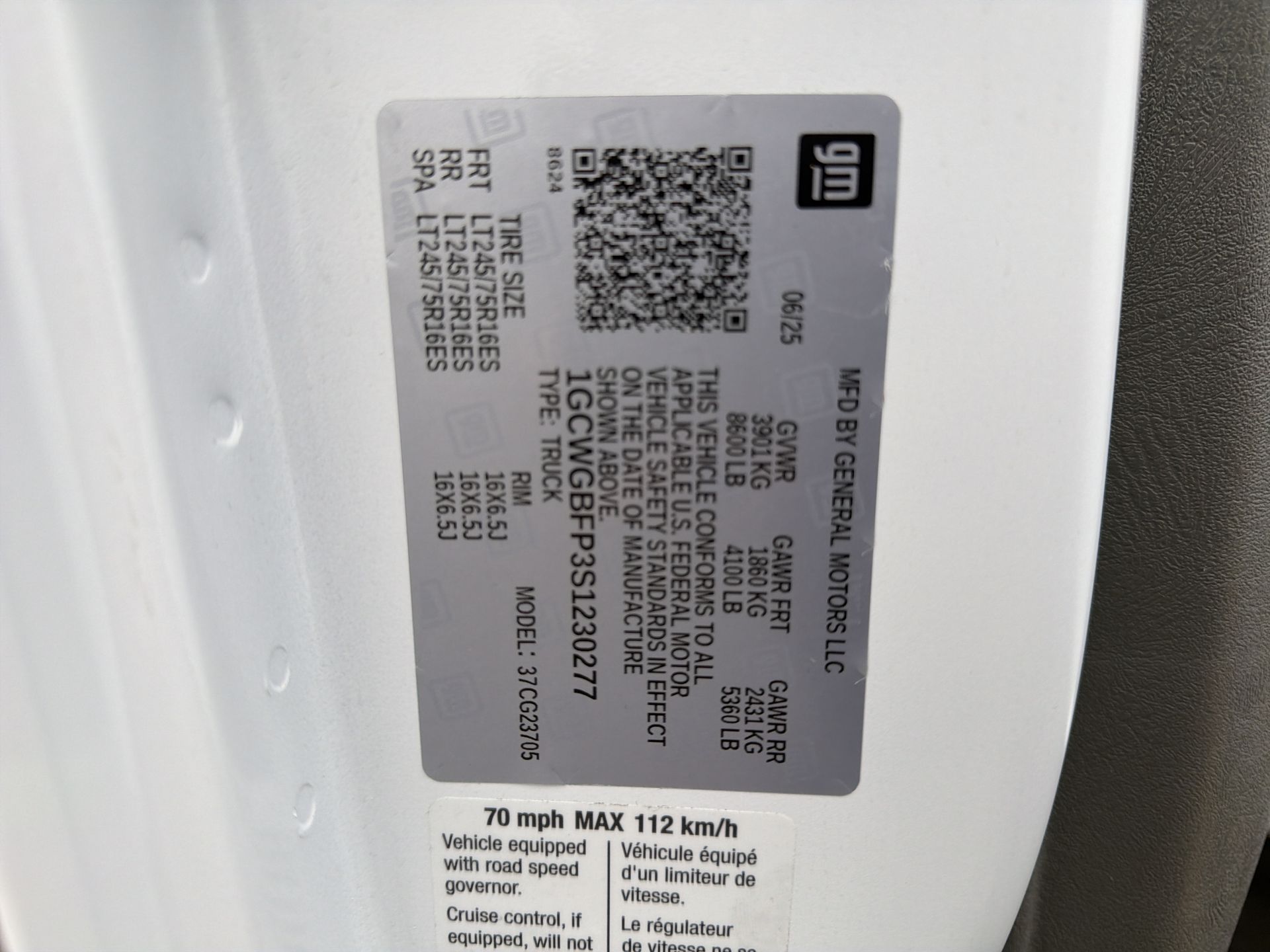 2025 Chevrolet Express Cargo 2500 WT