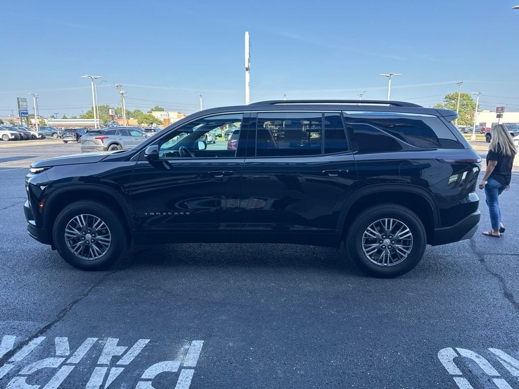 2025 Chevrolet Traverse LT
