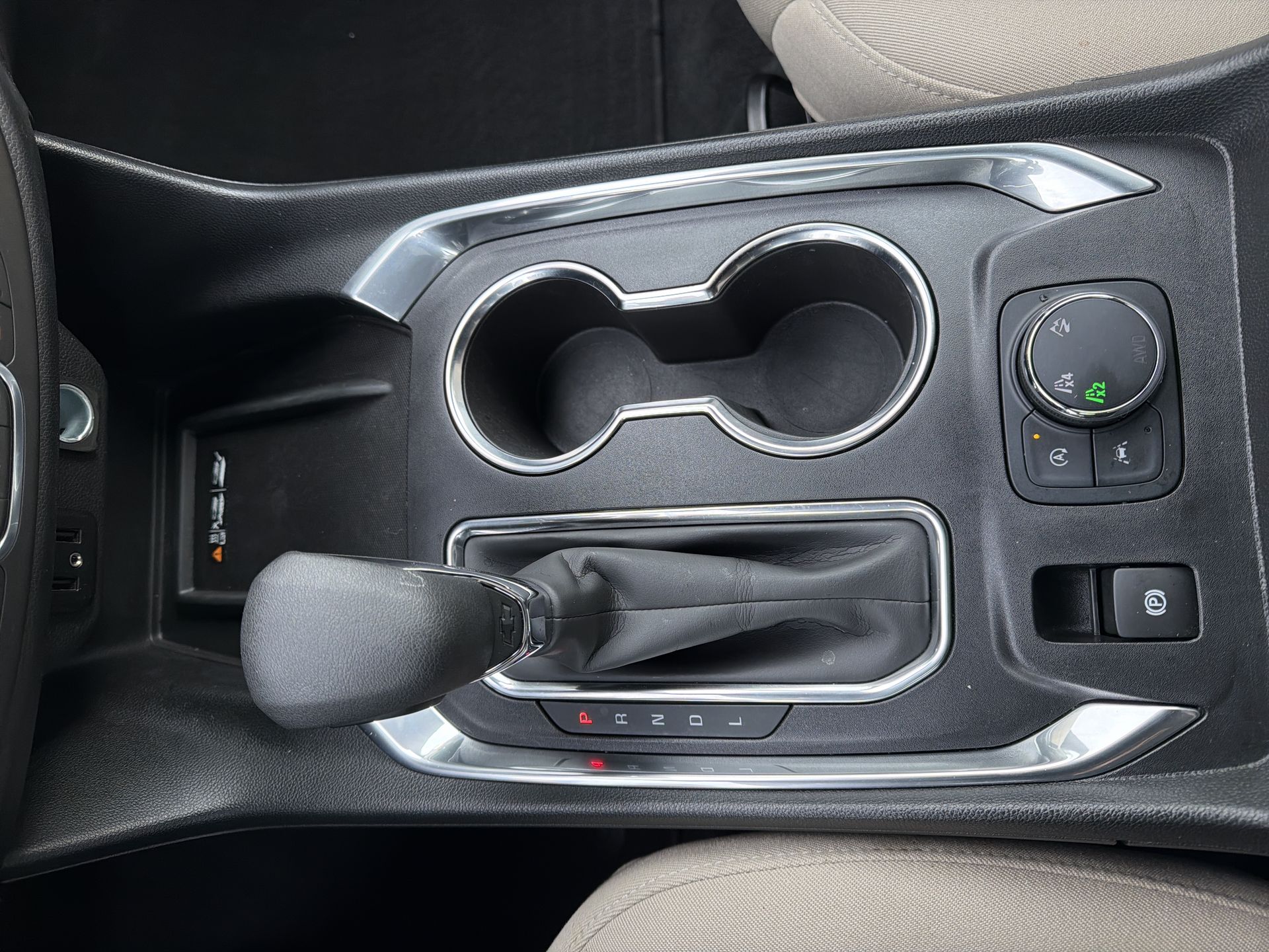 2024 Chevrolet Traverse Limited LT Cloth