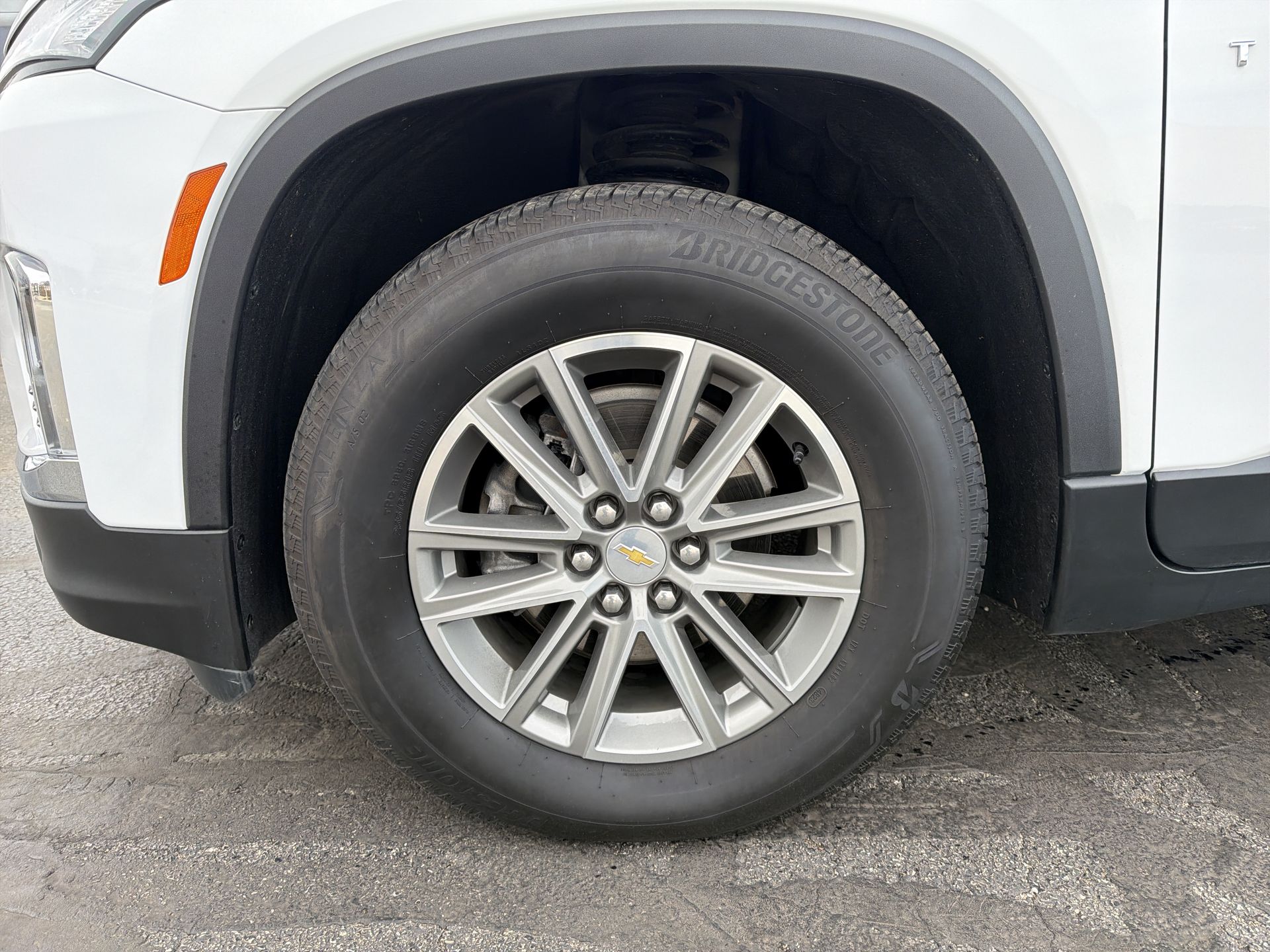 2024 Chevrolet Traverse Limited LT Cloth