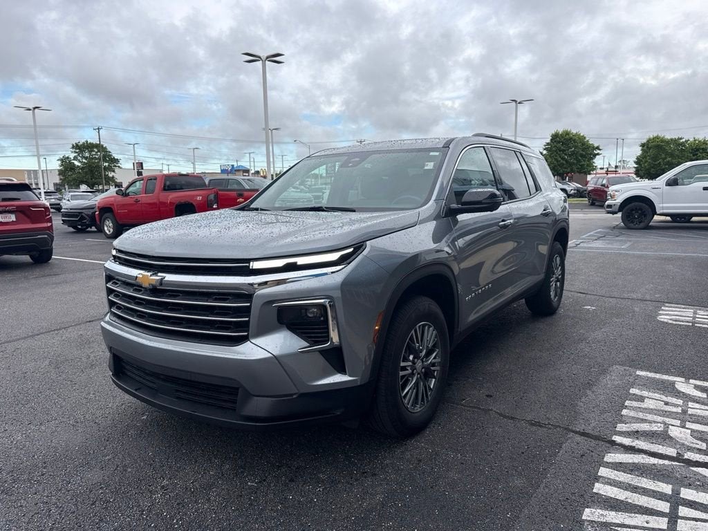 2024 Chevrolet Traverse LT