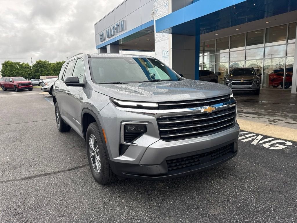 2024 Chevrolet Traverse LT