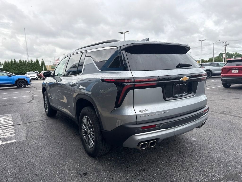 2024 Chevrolet Traverse LT