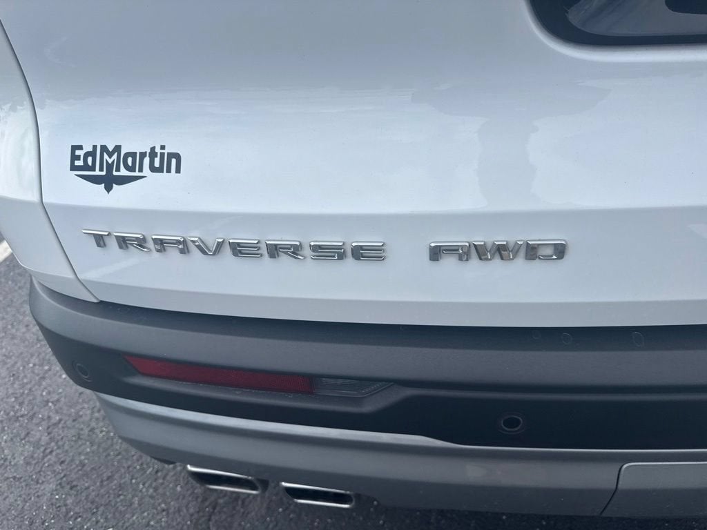 2024 Chevrolet Traverse LT