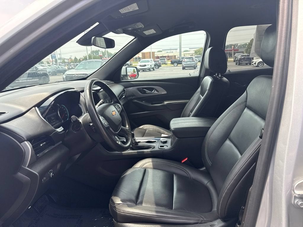 2022 Chevrolet Traverse LT Leather