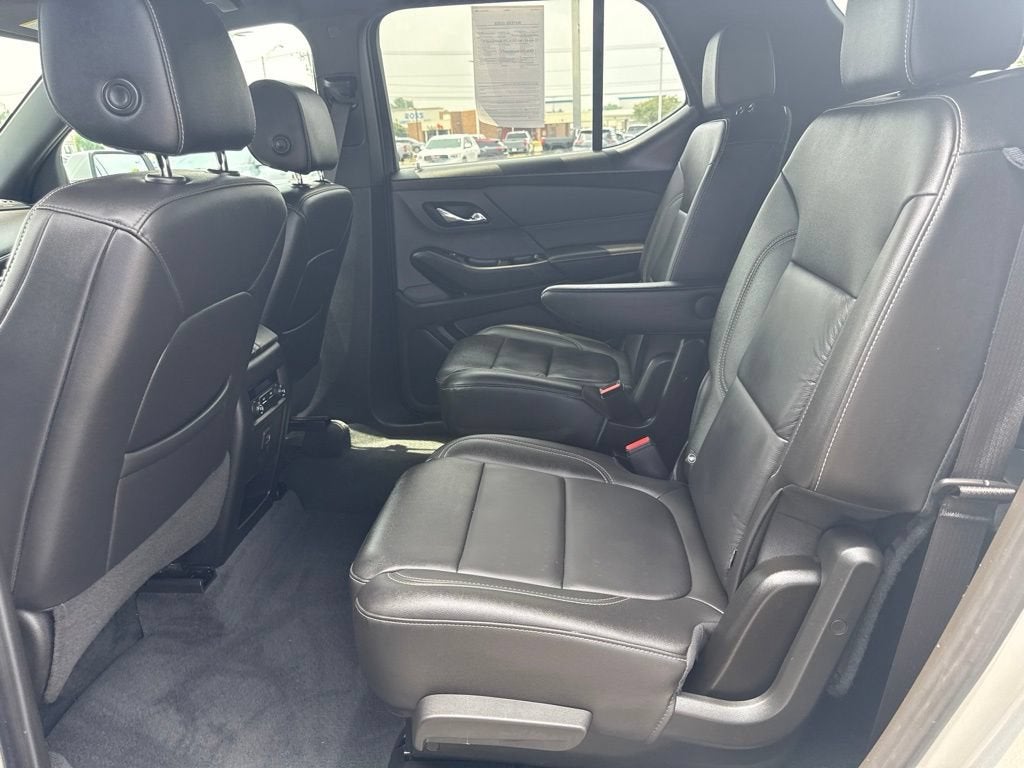 2022 Chevrolet Traverse LT Leather
