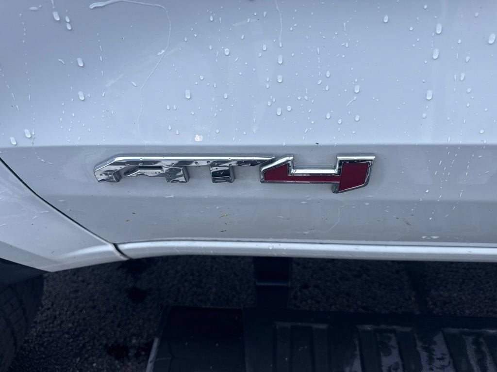 2023 GMC Canyon AT4