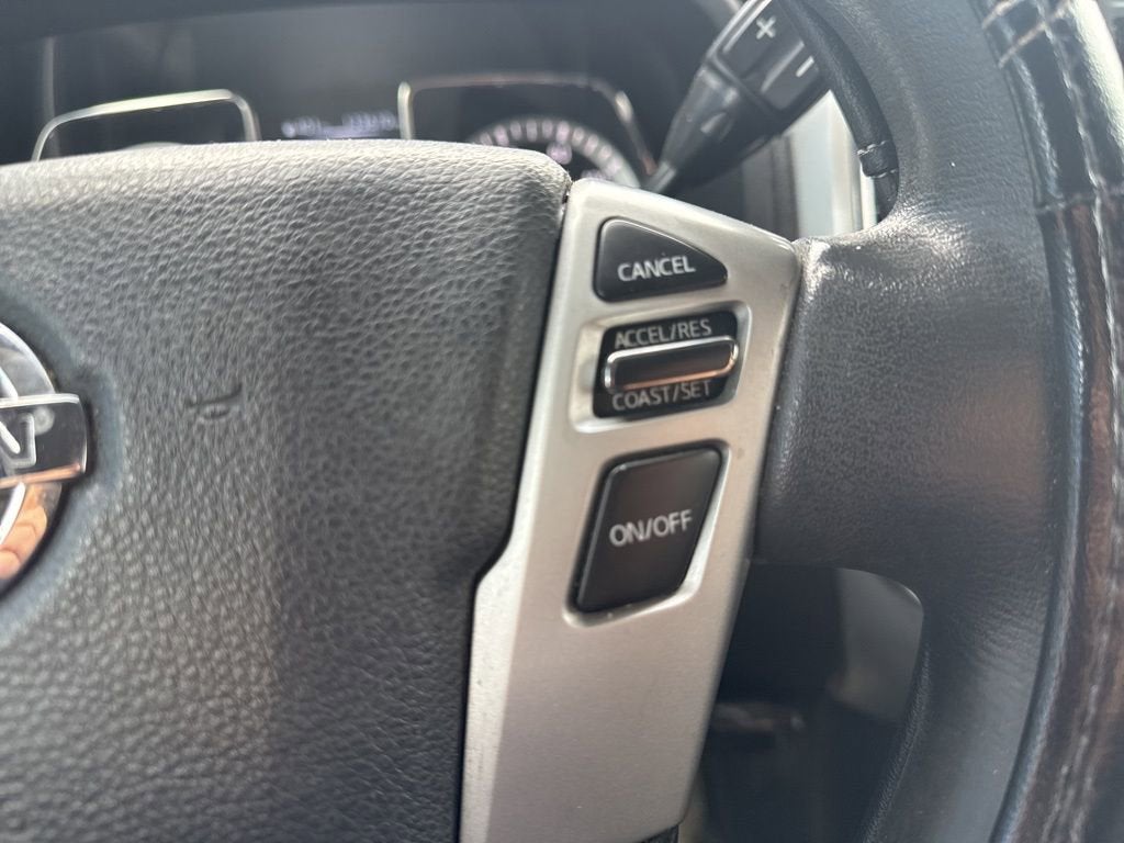 2017 Nissan TITAN SV