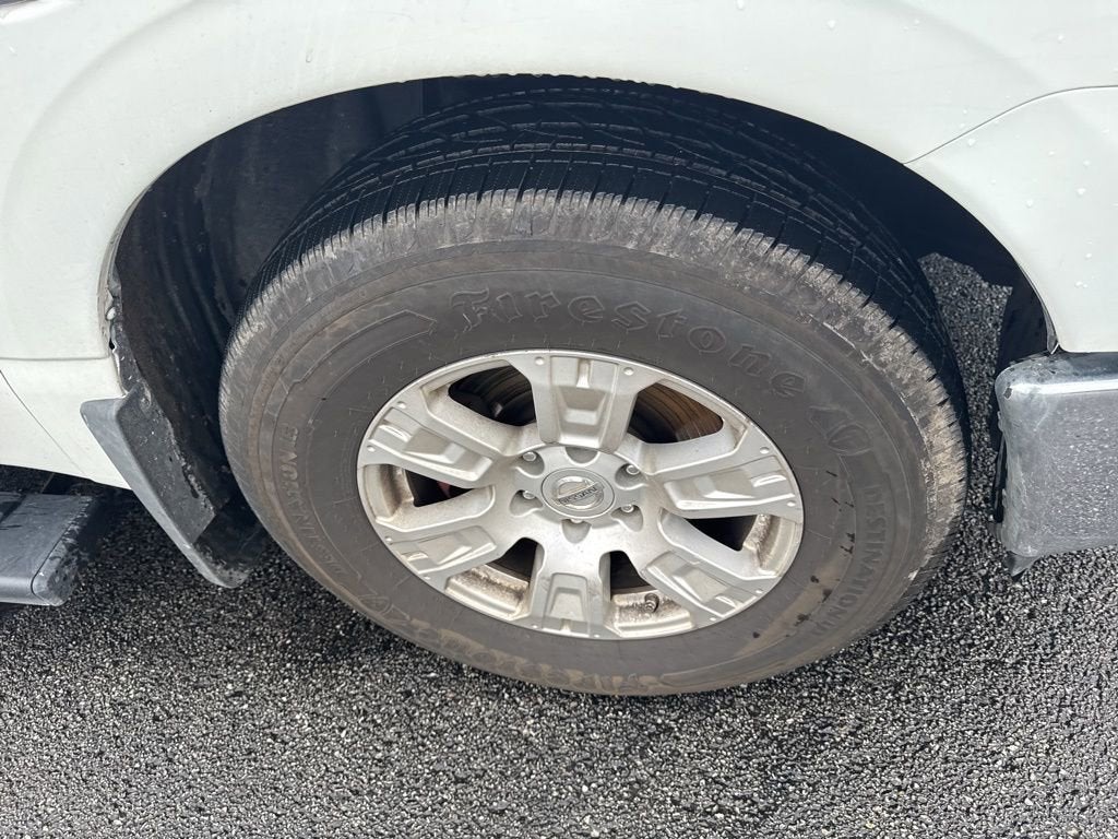 2017 Nissan TITAN SV