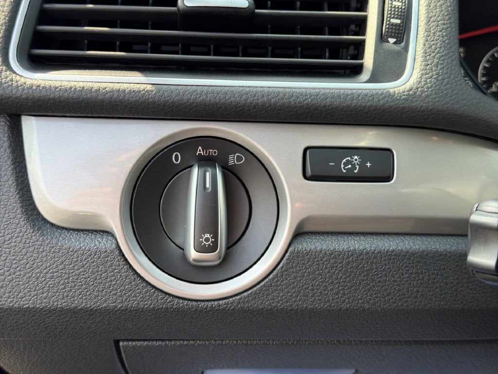 2014 Volkswagen Passat S