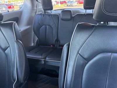 2022 Chrysler Pacifica Limited AWD