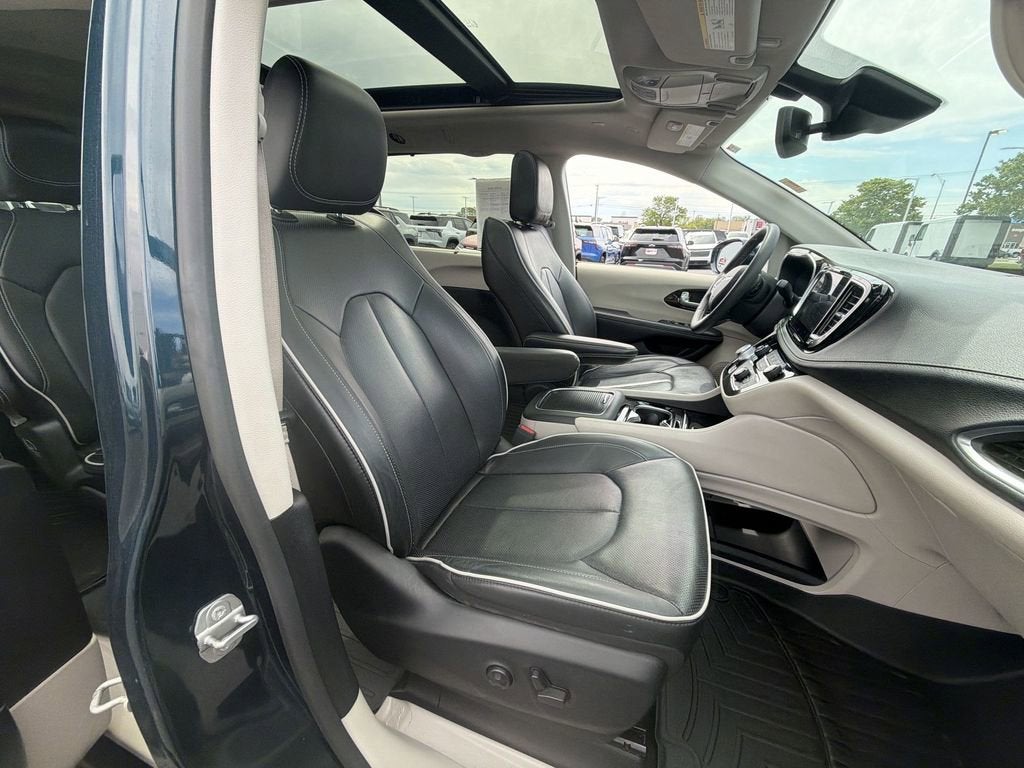 2022 Chrysler Pacifica Limited AWD