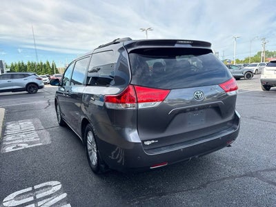 2014 Toyota Sienna XLE V6 8 Passenger