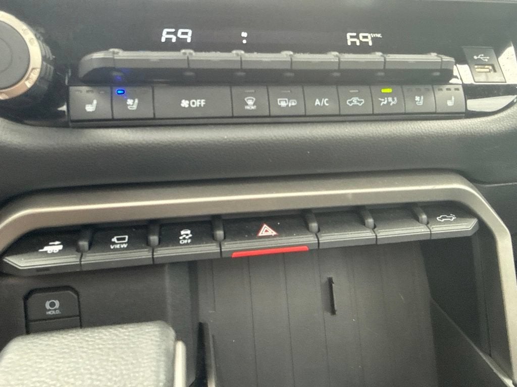 2026 Toyota Tundra Limited CrewMax 5.5' Bed
