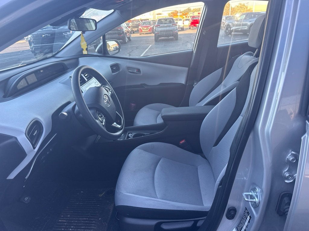 2021 Toyota Prius LE