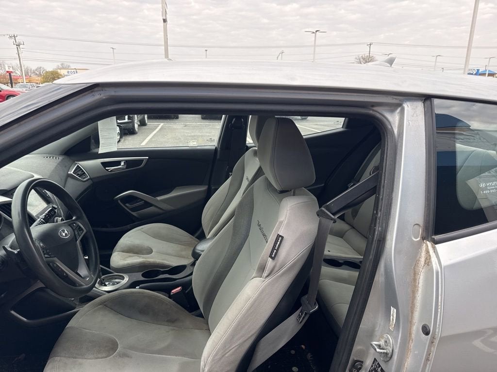 2012 Hyundai Veloster w/Gray Int