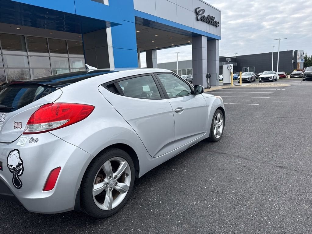 2012 Hyundai Veloster w/Gray Int