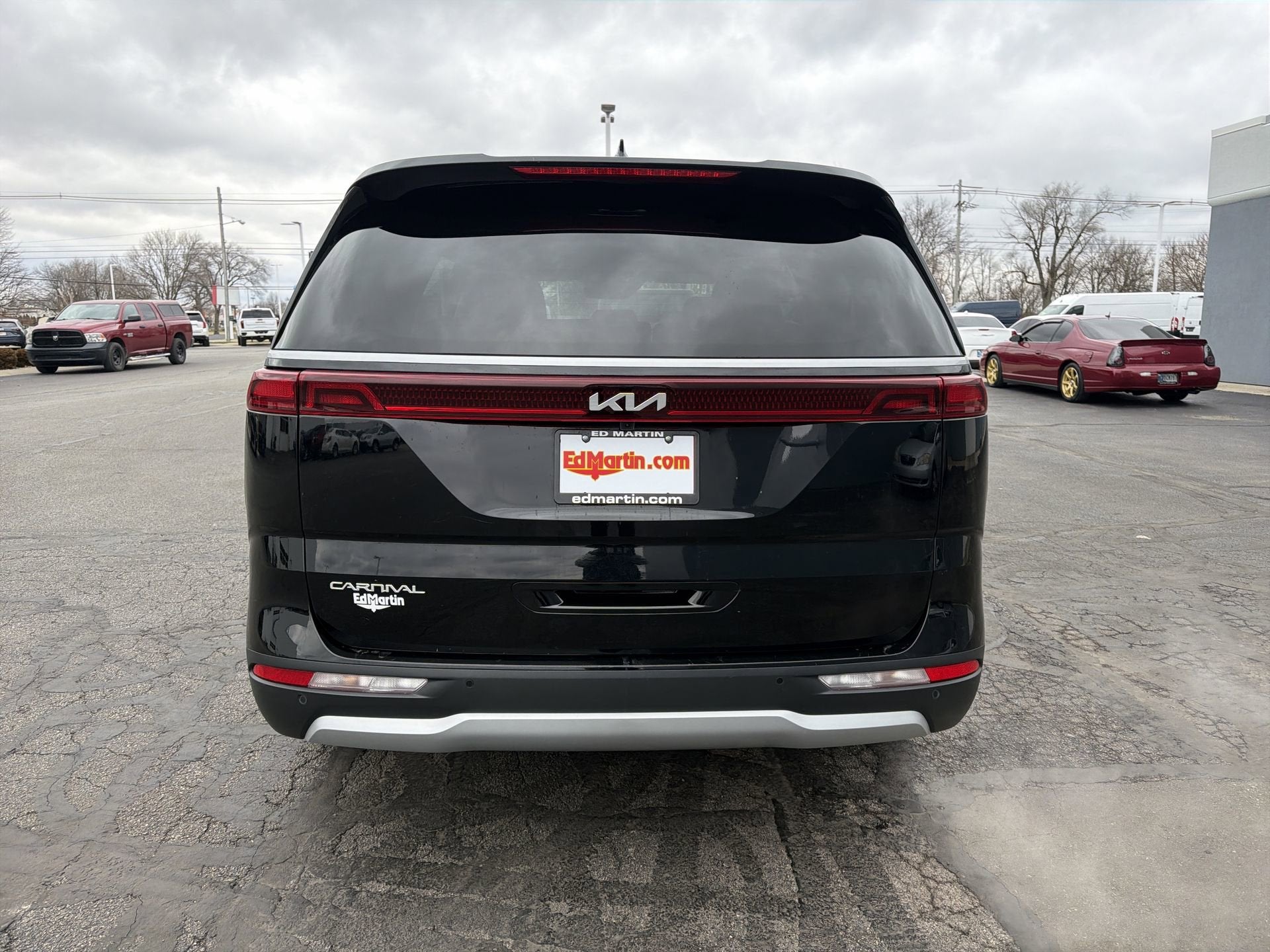 2023 Kia Carnival LX