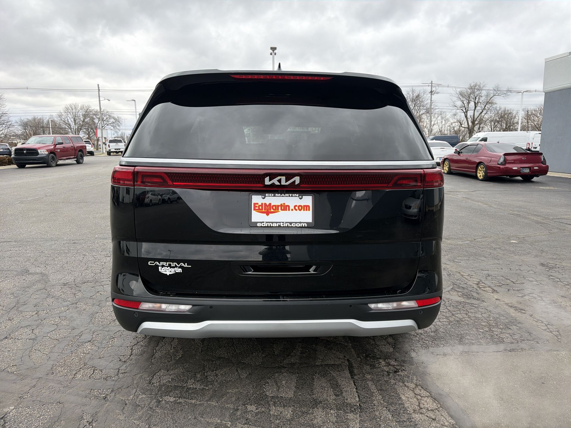 2023 Kia Carnival LX