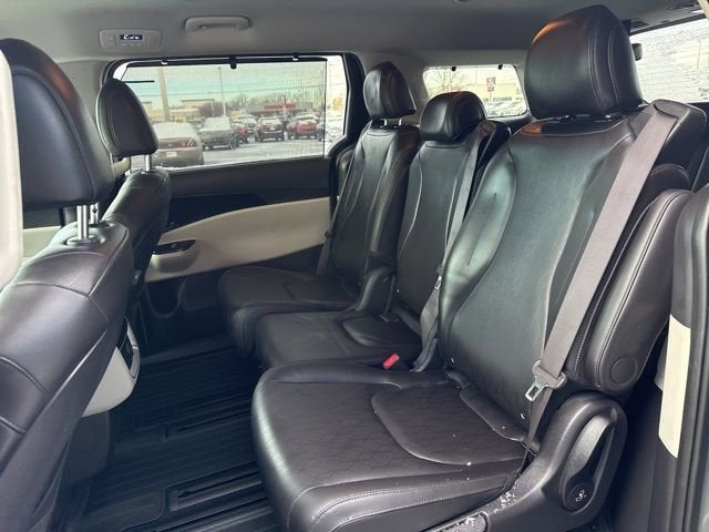 2024 Kia Carnival EX