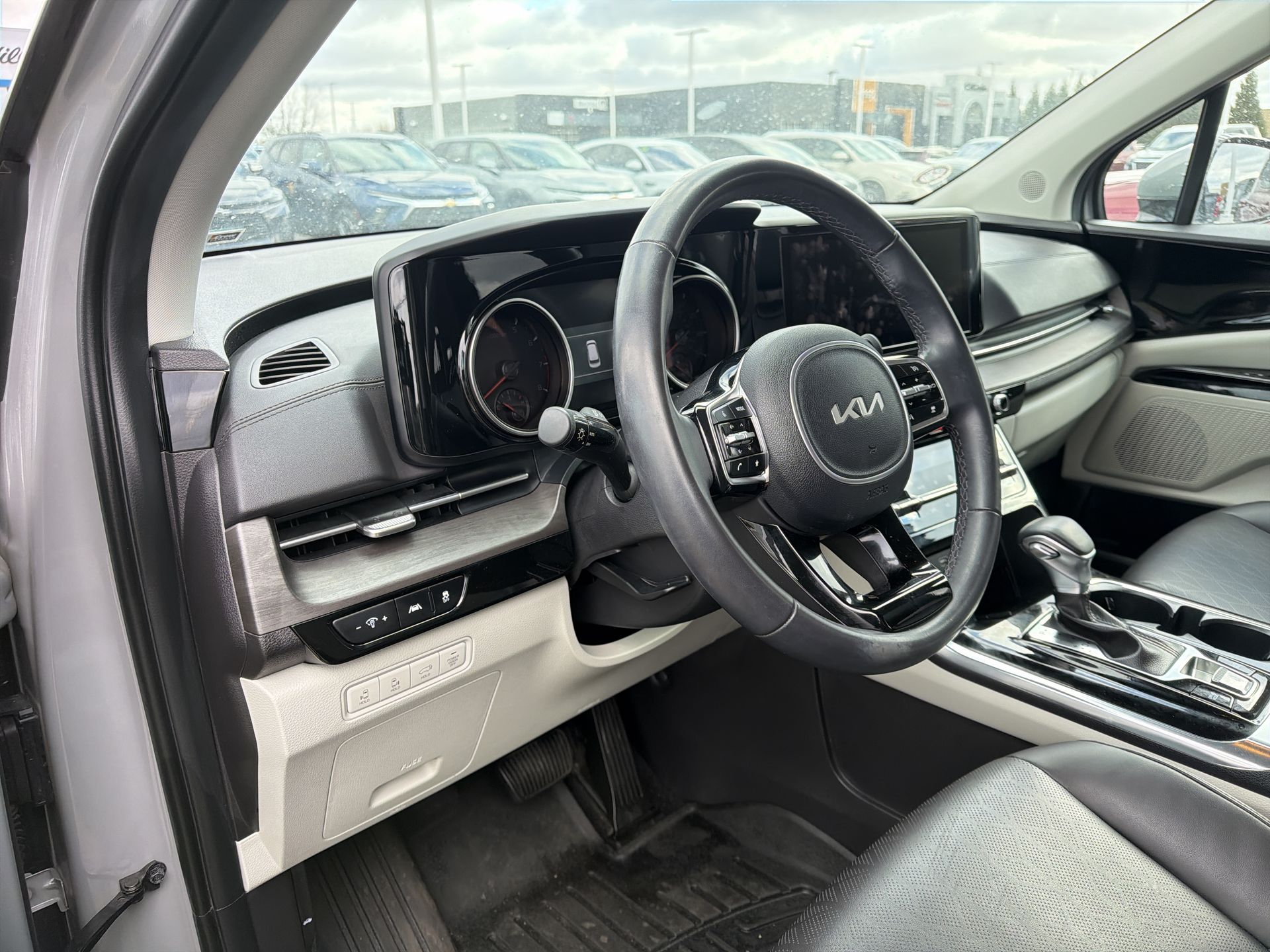 2024 Kia Carnival EX