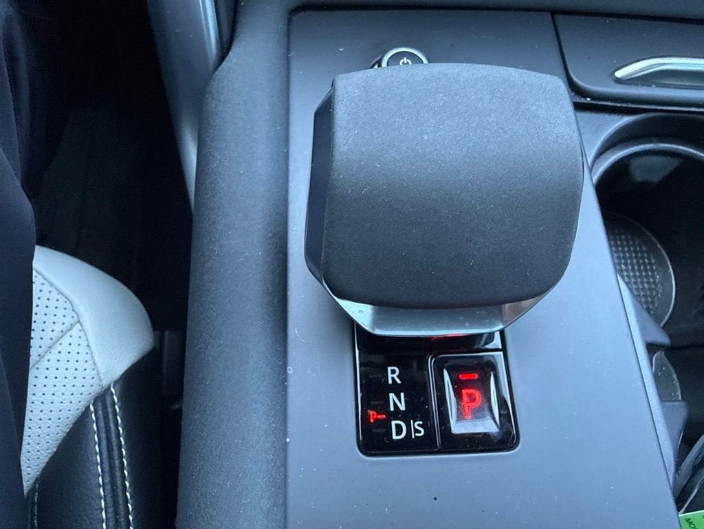 2023 Land Rover Discovery P360 S R-Dynamic