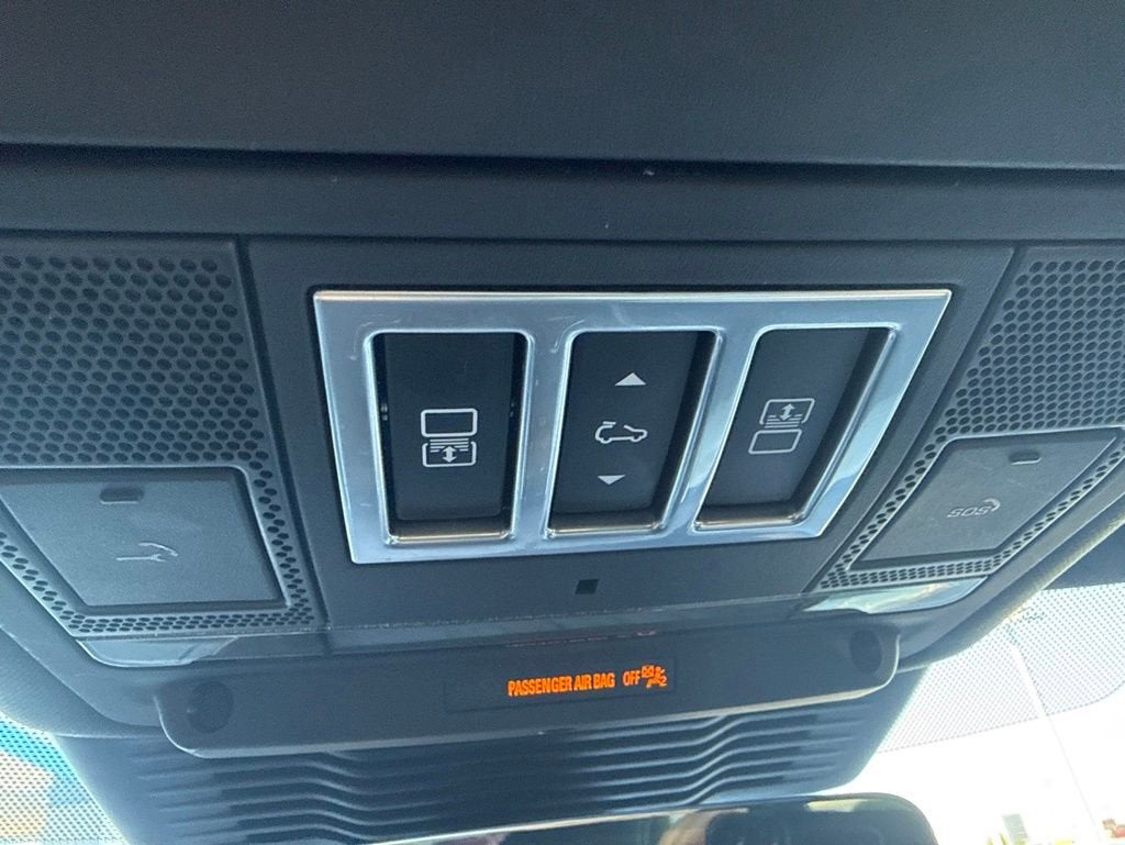 2023 Land Rover Discovery P360 S R-Dynamic