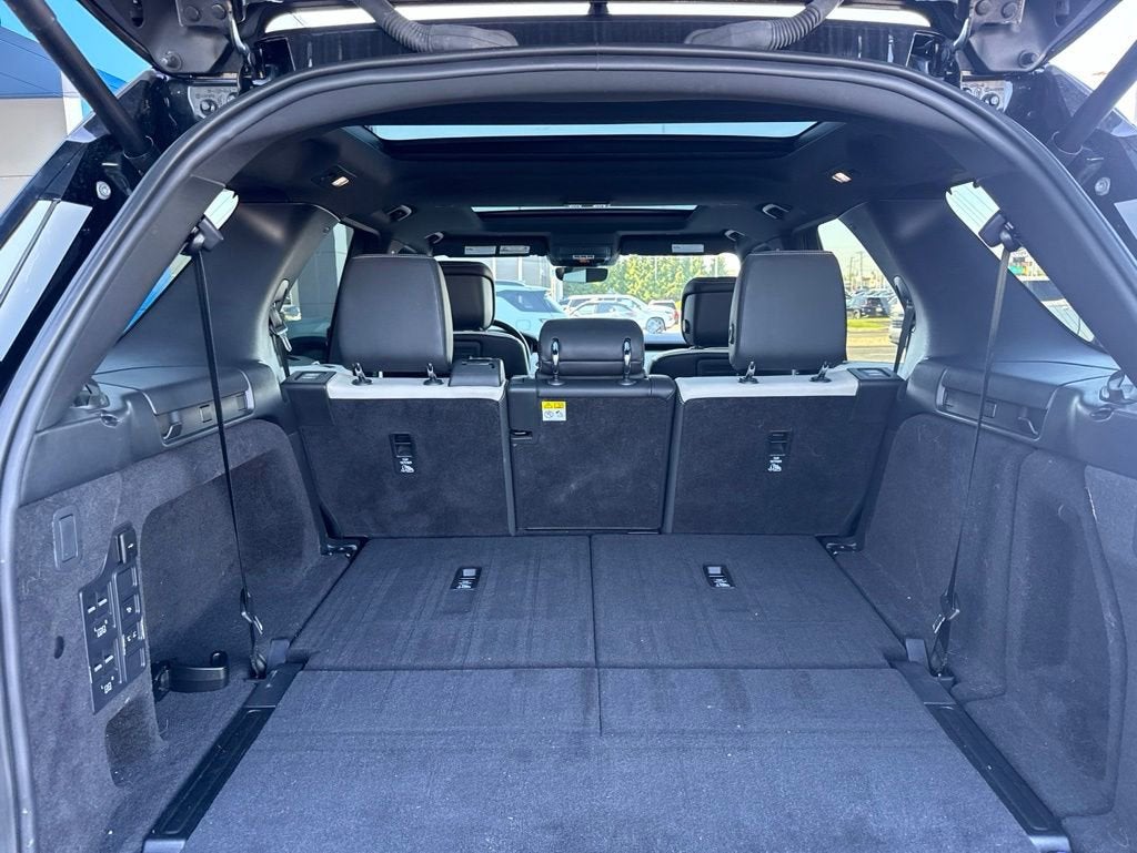 2023 Land Rover Discovery P360 S R-Dynamic