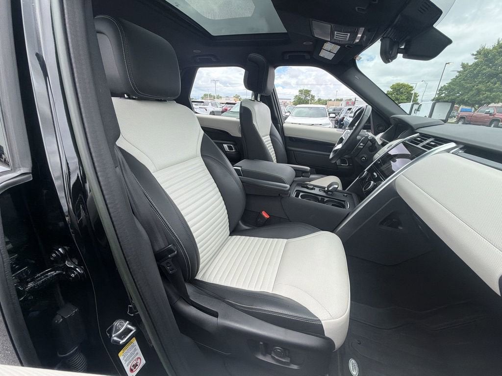 2023 Land Rover Discovery P360 S R-Dynamic